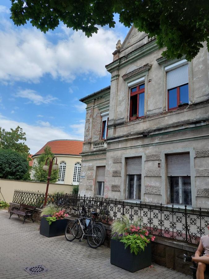 Holdfeny Apartman Siofok Exterior photo